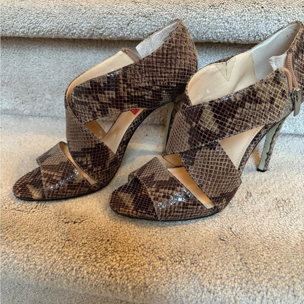 Elegant Snakeskin Patterned Women's Heels